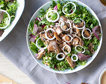 Salada outonal com cogumelos